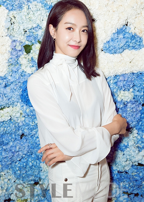 宋茜风姿绰约宛若公主般优雅高贵,宋茜年轻时的盛世容颜