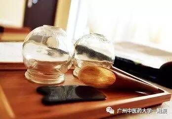 后背刮痧拔罐有祛湿的效果吗,先刮痧拔罐再艾灸祛湿气吗