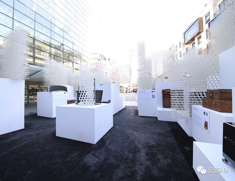 你家有板凳吗？一块板、四条腿，在他手里72变！