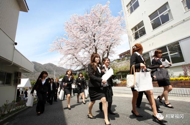 日本签证很难办吗,日本留学签证换工作签证大概多久