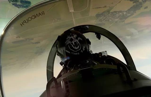 和雷朋同级别的太阳镜,比雷朋好的太阳镜