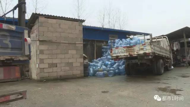 桶装水黑幕为何屡禁不止,桶装水的猫腻是什么