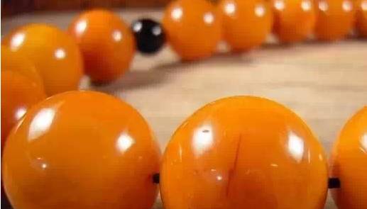 辨别烤色老蜜蜡方法图片,鉴别老蜜蜡的简单方法图片