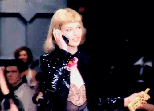 漂亮的手机当然要配漂亮的手机壳,再好看的手机都抵不过透明壳