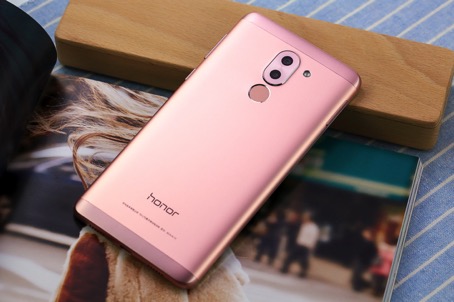 荣耀畅玩6x原装尾插小板多少钱,荣耀畅玩6x怎么升级鸿蒙系统