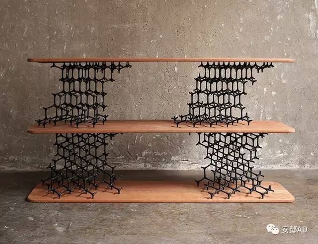 你家有板凳吗？一块板、四条腿，在他手里72变！