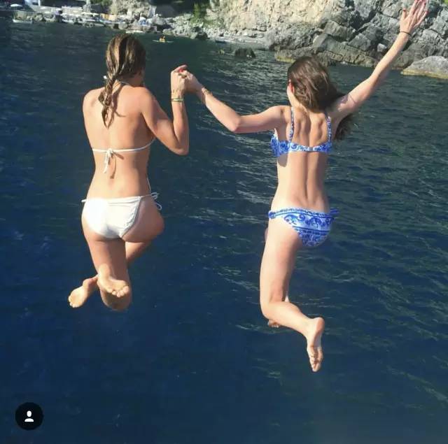 深夜东西｜时尚圈最强联姻，准新娘实力丝毫不输女魔头妈妈