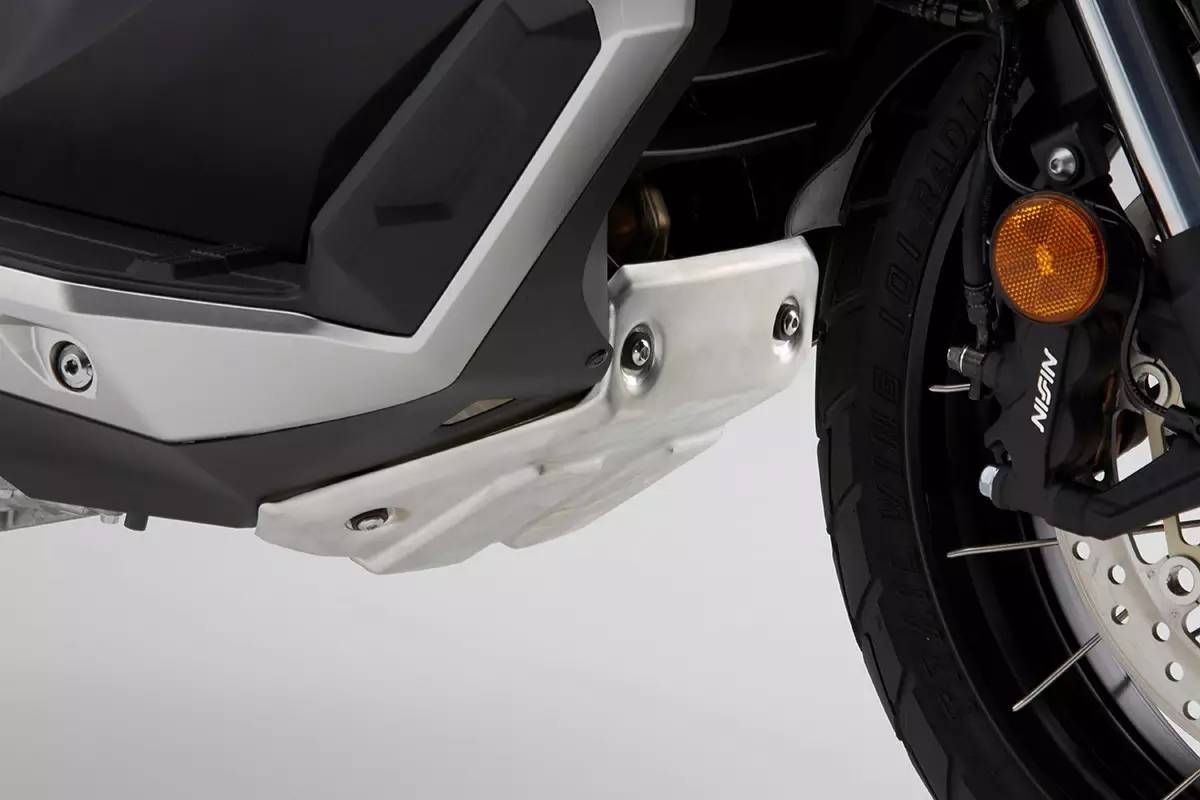 本田跨界“万金油”X-ADV泰国上市，售价8.3万！