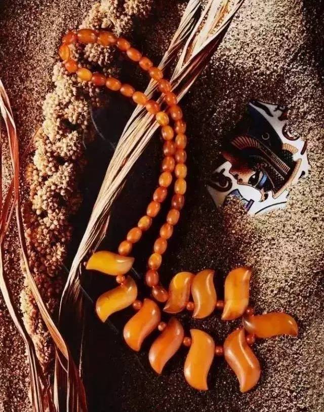 辨别烤色老蜜蜡方法图片,鉴别老蜜蜡的简单方法图片