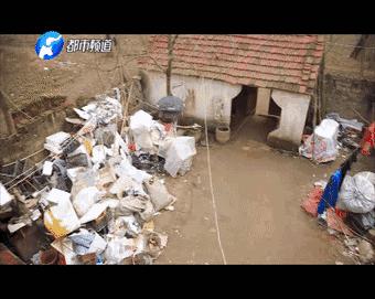 「城事」信阳小女孩无爹无娘,只是想让爷爷奶奶吃顿城里饭