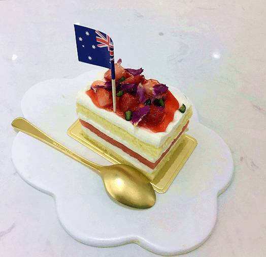 还在找代购买鲍师傅、杏花楼？NO~南京的爆款美食就够你吃的了！