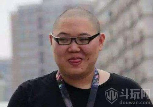 骚猪pdd被小学围堵,pdd熊猫tv现状