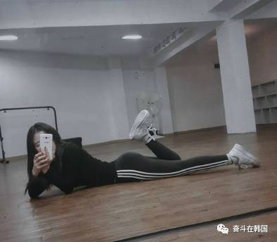 换季了买一双鞋子,换季买什么鞋子好看