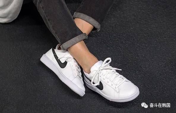 换季了买一双鞋子,换季买什么鞋子好看