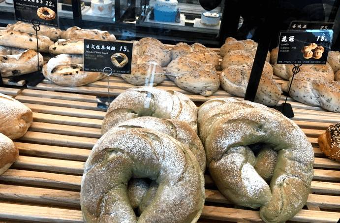 还在找代购买鲍师傅、杏花楼？NO~南京的爆款美食就够你吃的了！