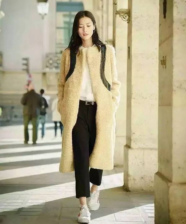 刘雯穿什么鞋,刘雯穿的鞋