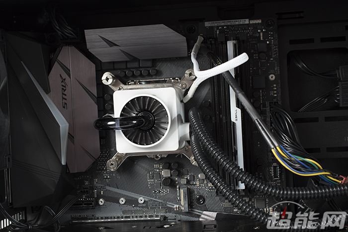 酷冷至尊MasterLiquidLite240散热器评测：初玩水冷之选