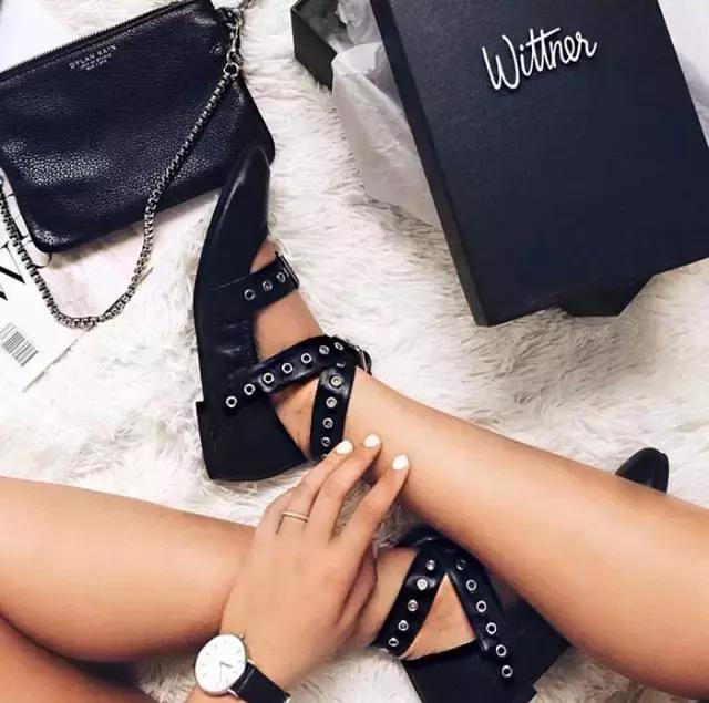 今年秋冬流行的三双鞋,今年最好看的鞋子是哪一款