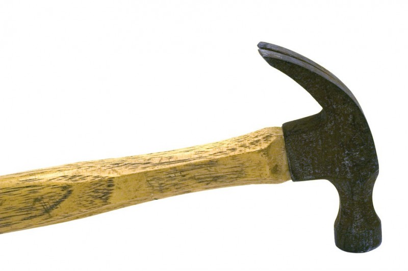 小窍门瓷砖上面打孔方法,用冲击钻打瓷砖墙孔不烂的方法