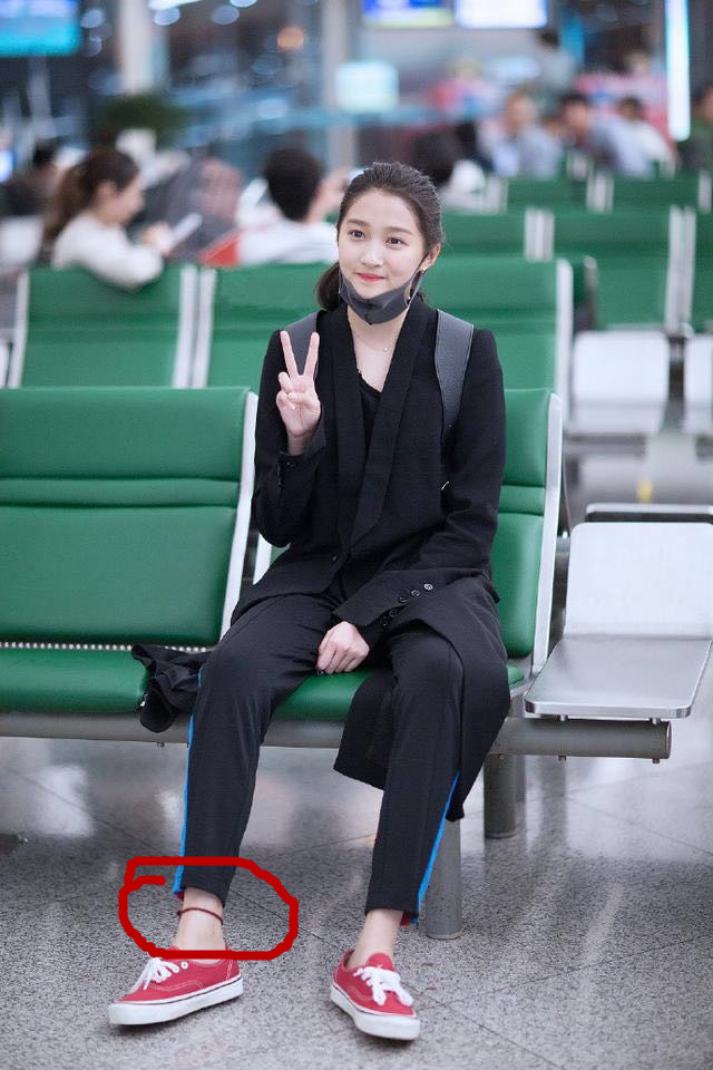 关晓彤黑色造型图片,关晓彤全黑造型私服