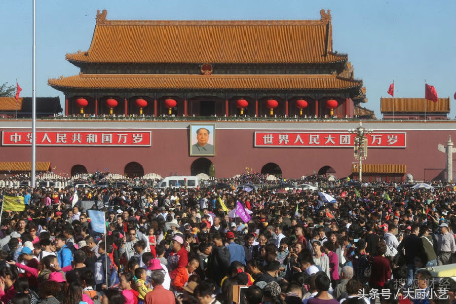 门钉肉饼薄皮大馅儿,老北京门钉肉饼其实就是牛肉饼