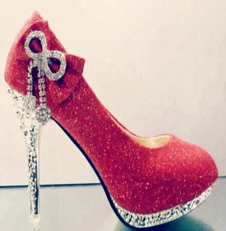 十二星座适合什么鞋子,十二星座的衣服和鞋子