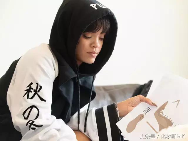 刘雯迪丽热巴都穿过的彩色的鞋,刘雯帕拉丁鞋子同款