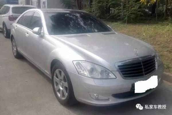 开了十年的三十万奔驰车能卖多少,开了十年的车十万公里还能买吗