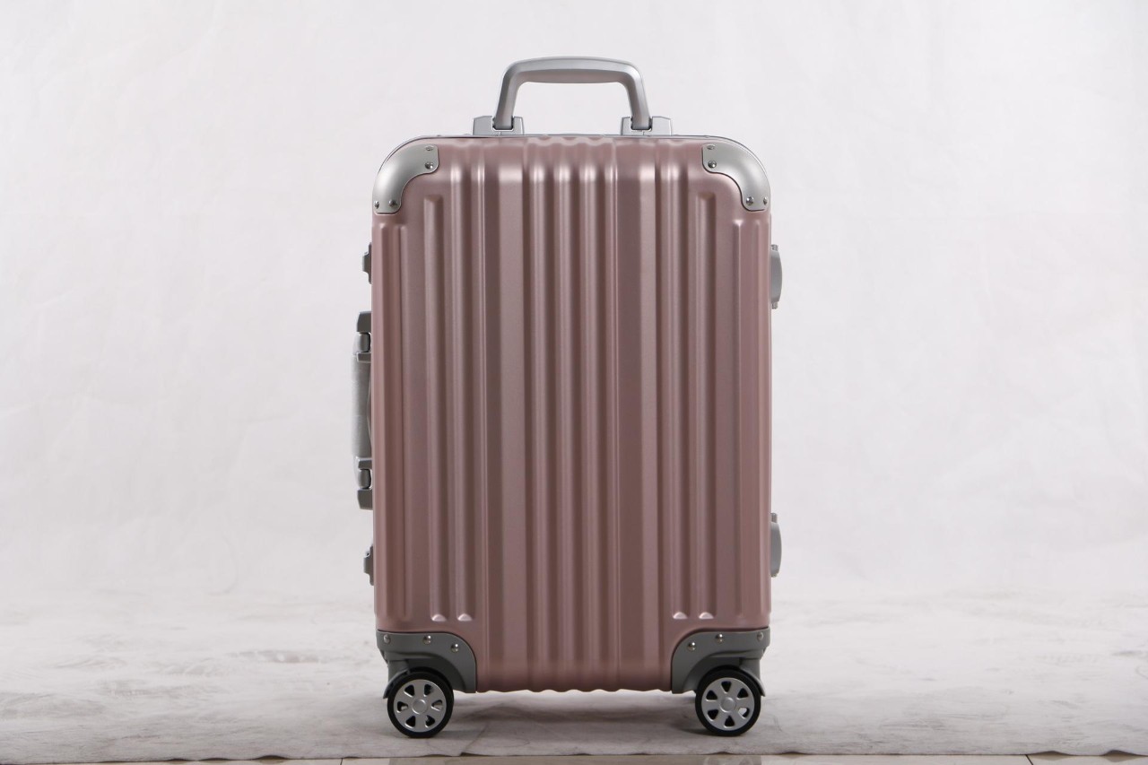 哪种材质的旅行箱比较好,拉杆旅行箱买什么材质的比较实用