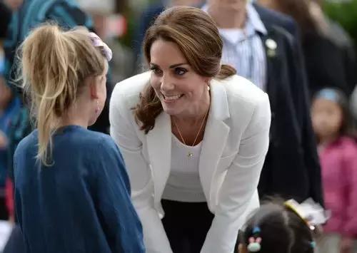 牛！这个英国妹只花了白菜价，就入手了凯特王妃的行头