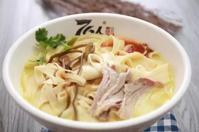 河南烩面“甩”到巴黎,法国人吃到第一口地道老烩面,到底说了啥