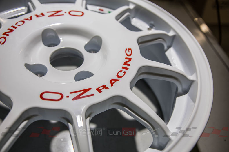 任性的4孔小轮——OZLeggenda轮毂细节展示