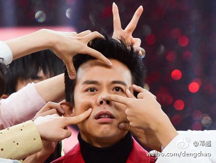 邓超被吓到的样子,邓超为什么白了头