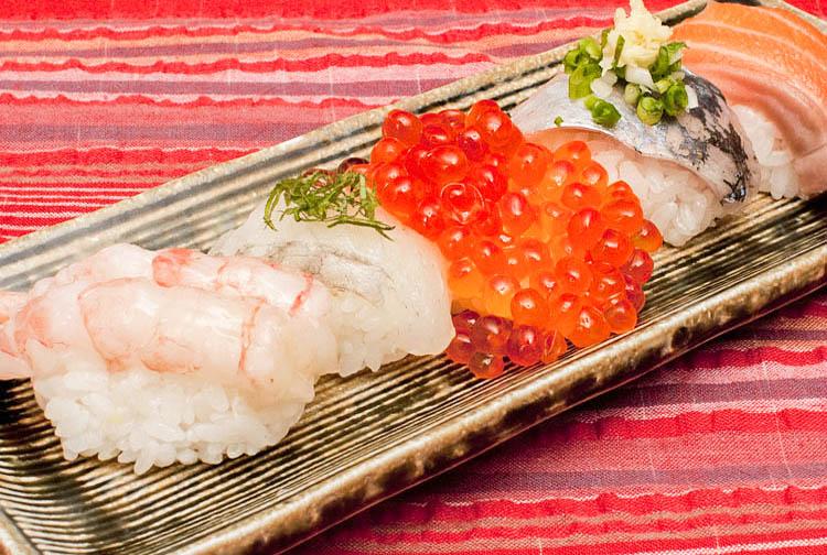 你带着故事我带着酒和鸡文案,你带着故事我带着酒的诗