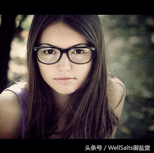 切眉后眼部浮肿怎么消除,ps如何消除眼部浮肿