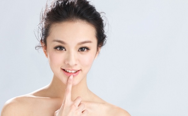 补水滋养肌肤亮白水嫩,宝宝水嫩肌肤补水