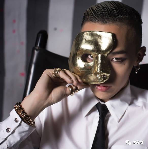 他家的银饰比金贵，却总有人想要挂几斤