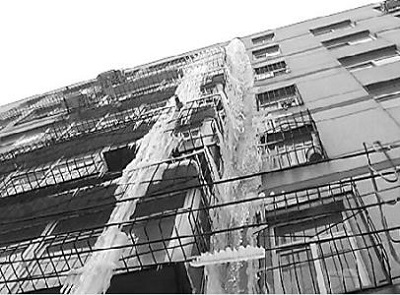 高楼外墙渗水有什么好的办法解决,高楼外墙渗水室内能解决吗