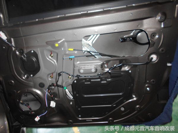 三菱帕杰罗改回原车音响,三菱帕杰罗速跑音响喇叭改装