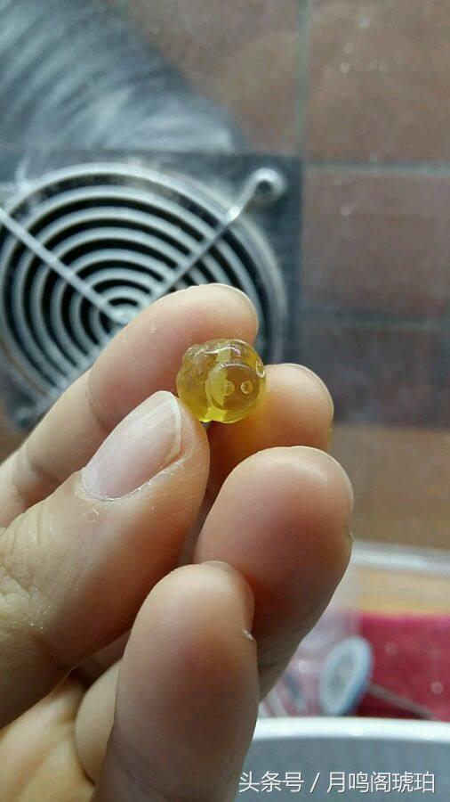 琥珀边角料变废为宝,废物利用提炼黄金