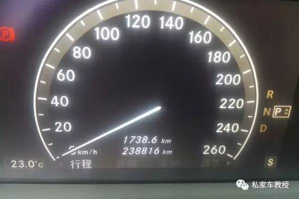 开了十年的三十万奔驰车能卖多少,开了十年的车十万公里还能买吗