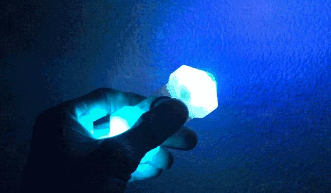 一款会飞的指尖陀螺,只能转不能锤的指尖陀螺