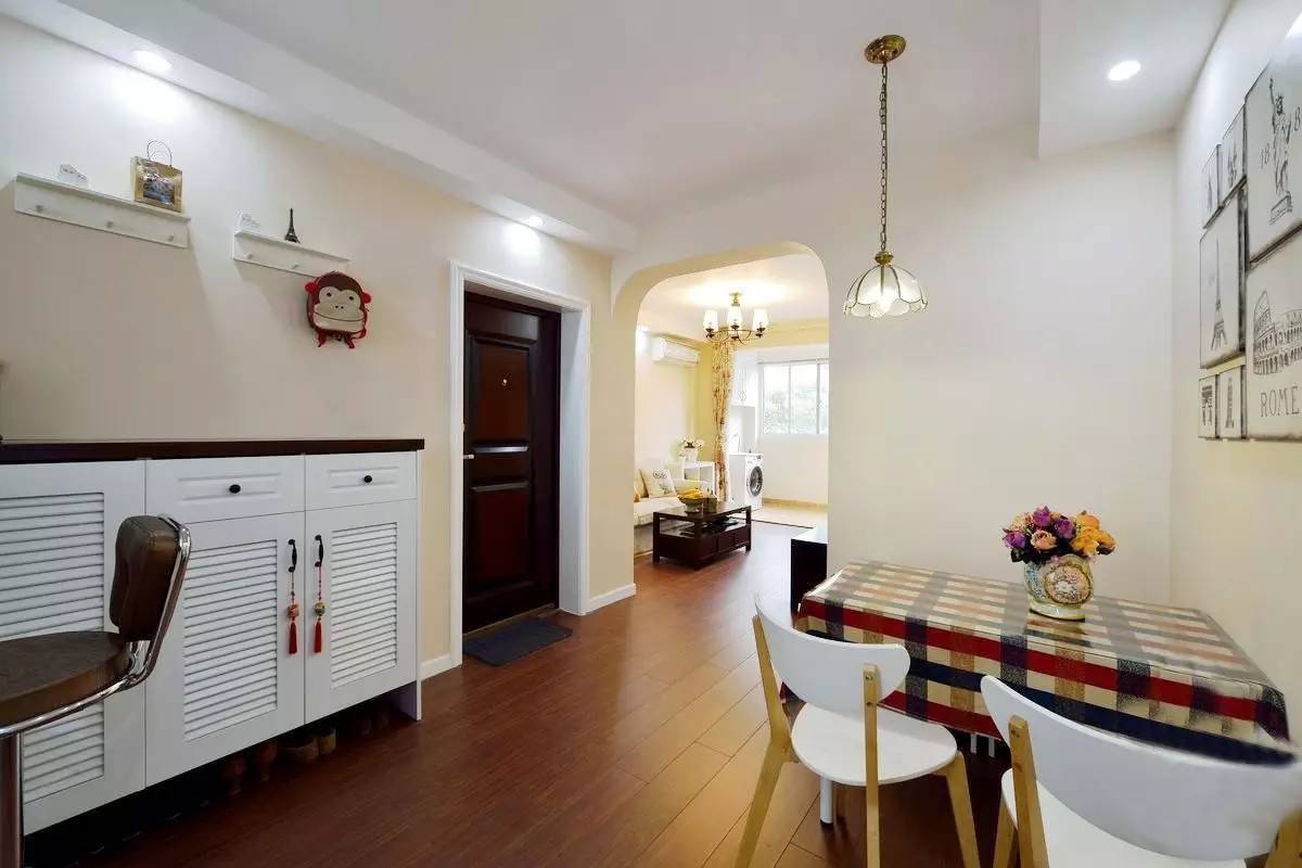 餐桌可以对着入户门吗,入户门对着餐桌如何装修