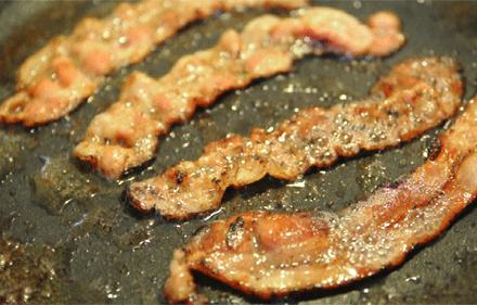 这家店看着不起眼，但是他们家的铁板饭一天卖出去20000份哎！