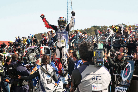 雅马哈机器人与洛伦佐,机器人雅马哈视频