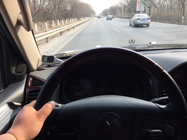 帕杰罗v75二手,中东版帕杰罗v97参数