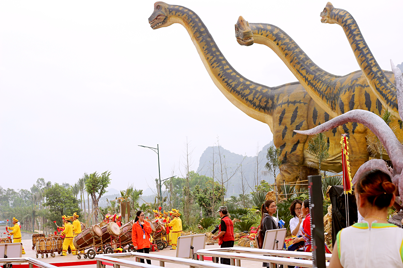 崇左市扶绥龙谷湾恐龙公园,扶绥龙谷湾三月三