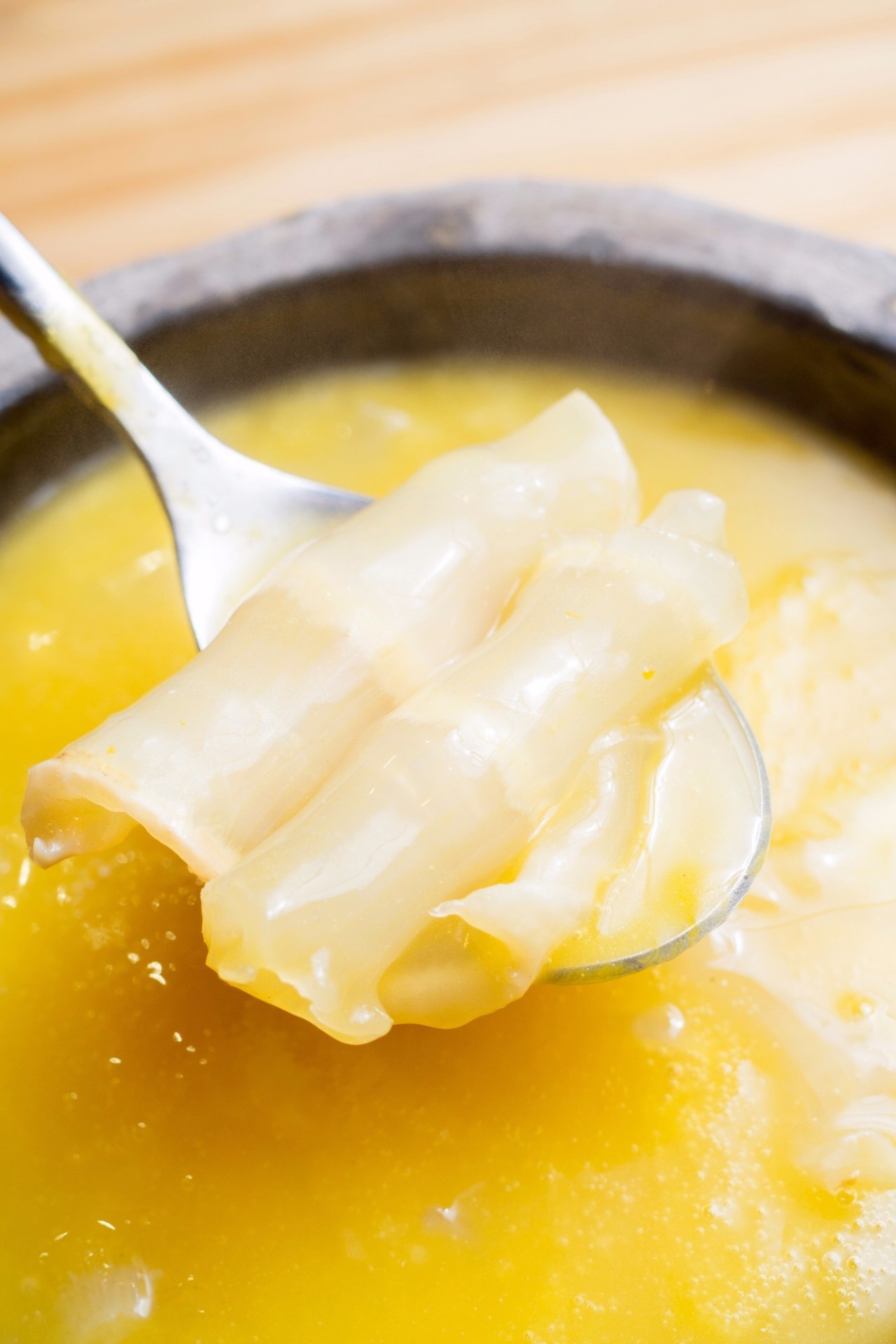 「鱼翅捞饭」震撼出席！一顿胜过十针玻尿酸，不到¥50就能吃？