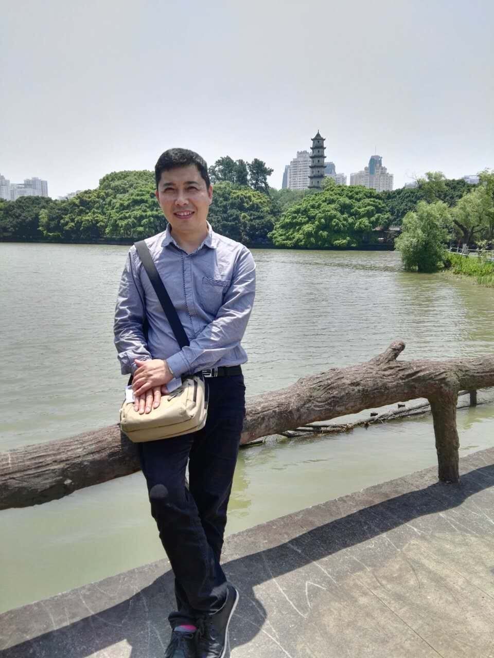 领读者|管城区货栈街小学校长今日领读:《暖阳》