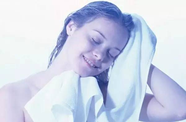 吹拉染烫后如何修复发质,染烫受损发质还能恢复吗